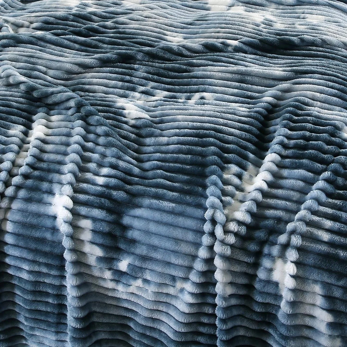 Flannel Blanket Plush Striped Blanket Fleece Blankets for Winter Soft Lightweight Fuzzy Cozy Luxury Microfiber